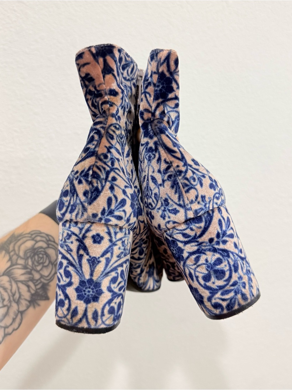 Free People Floral Velvet Ankle Boots Boho Western Coastal Cowgirl Size 6.5 (37) - Picture 4 of 7